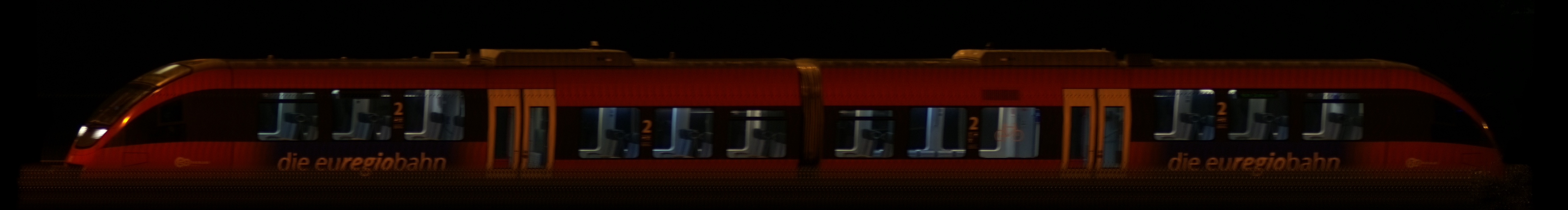 There should be a train photo here :'(