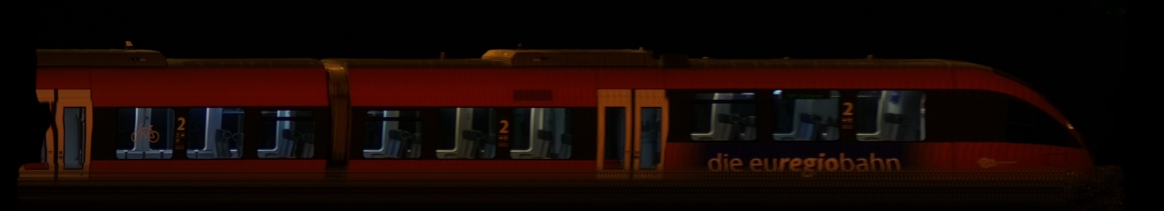 There should be a train photo here :'(