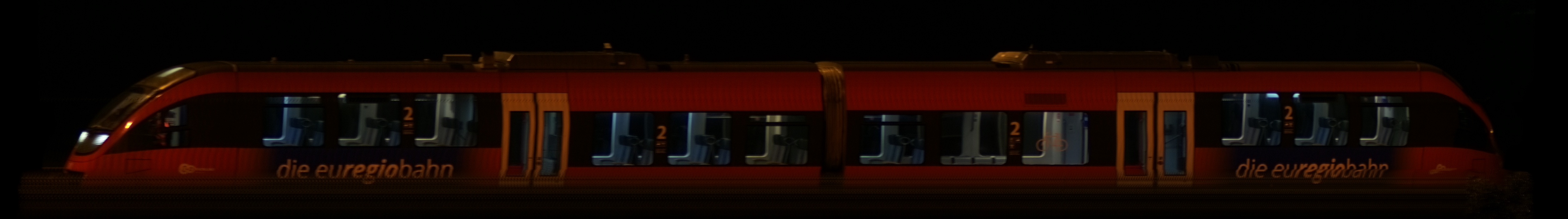 There should be a train photo here :'(