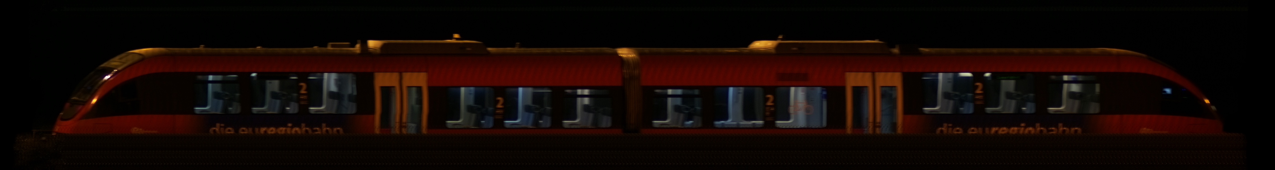 There should be a train photo here :'(