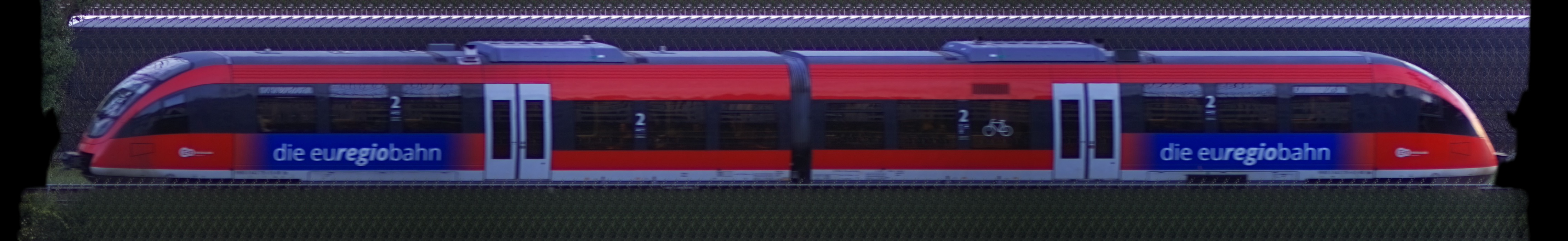 There should be a train photo here :'(