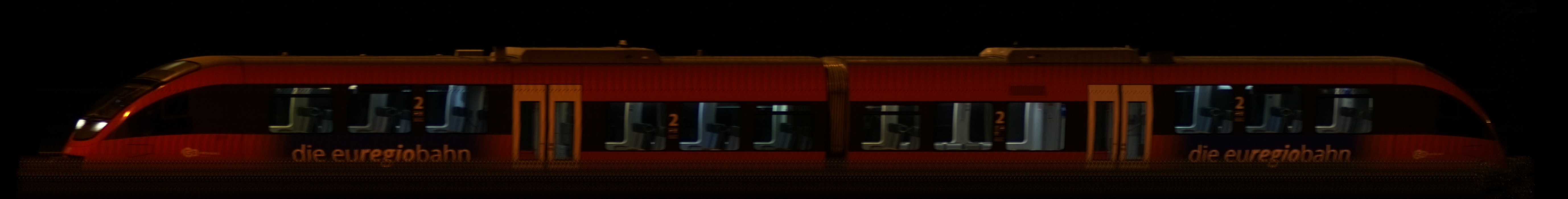 There should be a train photo here :'(