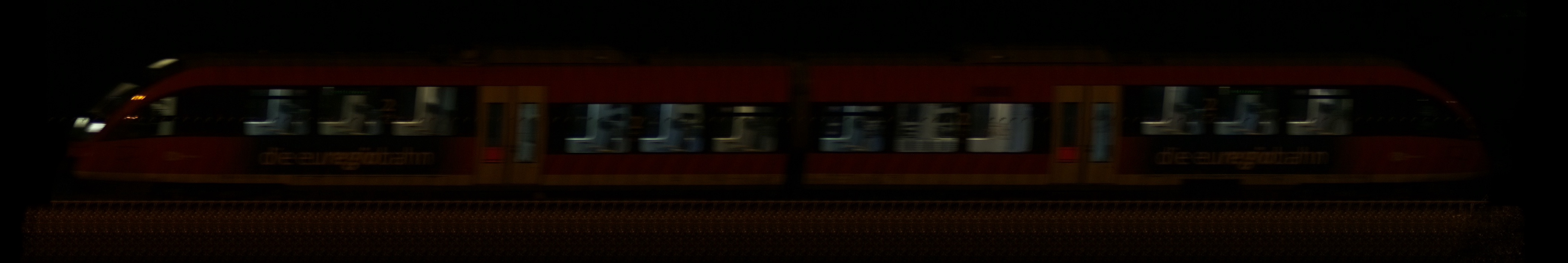 There should be a train photo here :'(