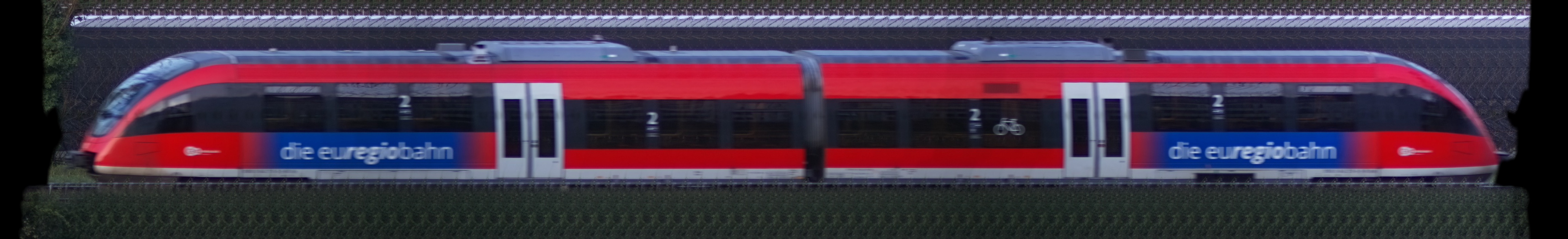 There should be a train photo here :'(