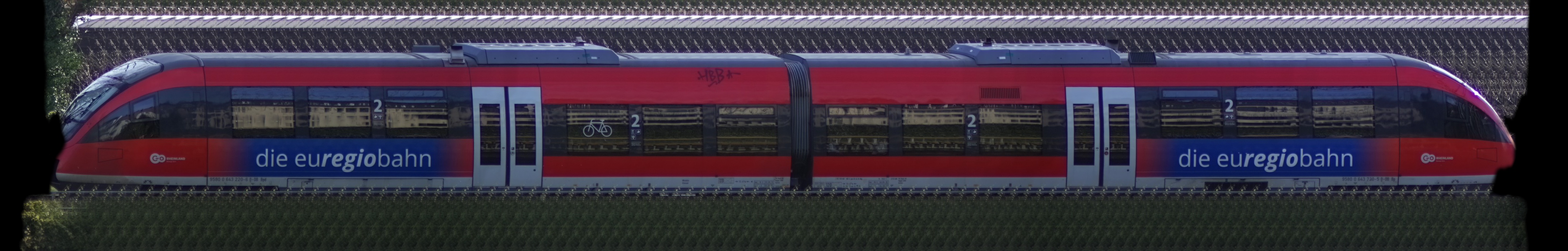 There should be a train photo here :'(