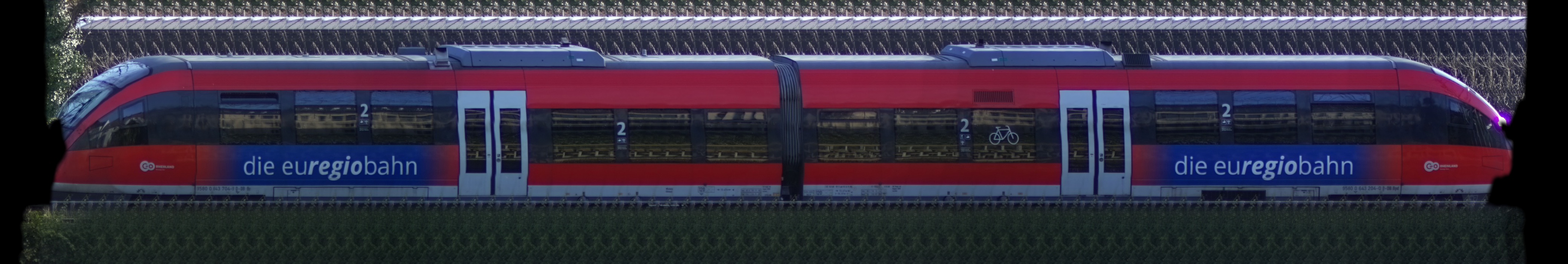 There should be a train photo here :'(