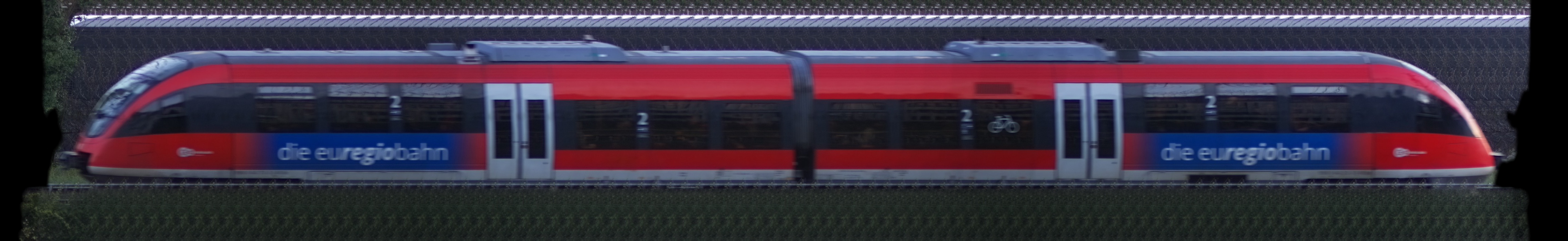 There should be a train photo here :'(