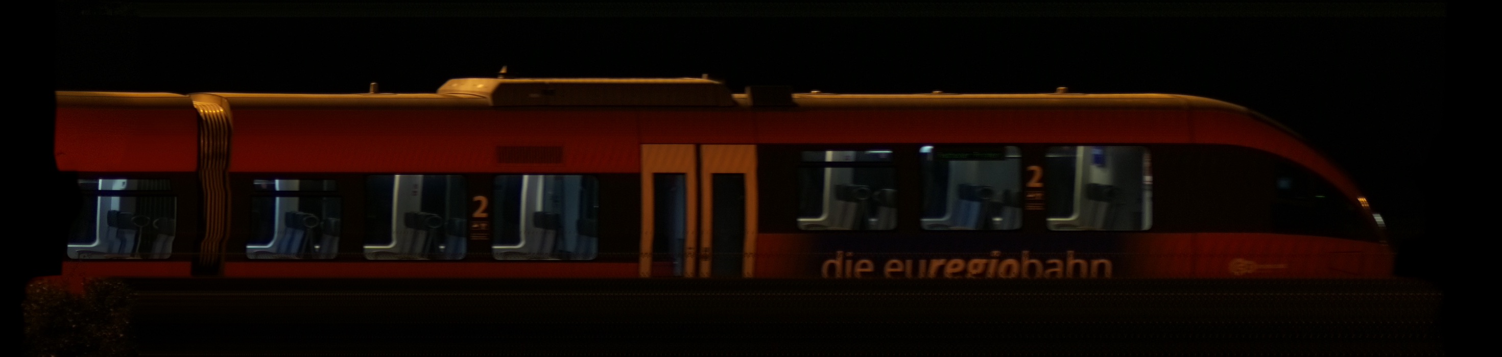 There should be a train photo here :'(