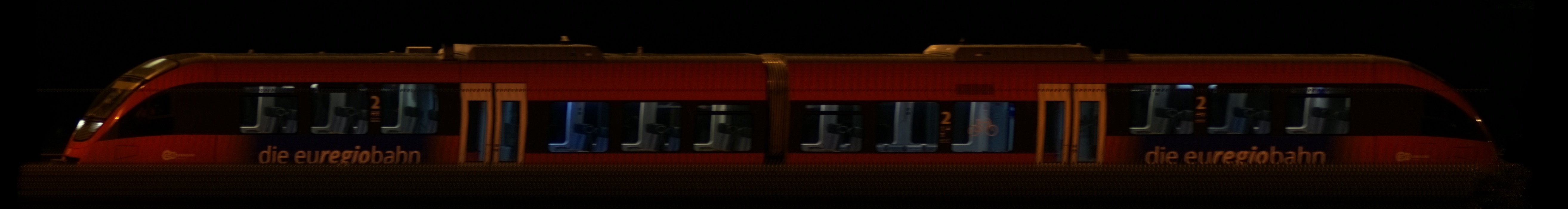 There should be a train photo here :'(