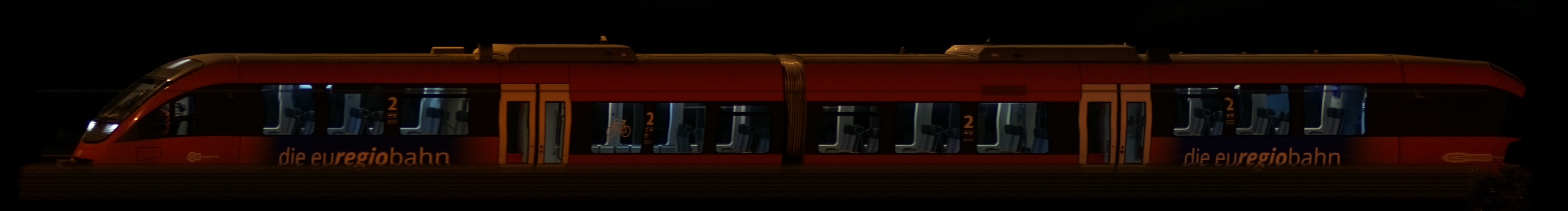 There should be a train photo here :'(