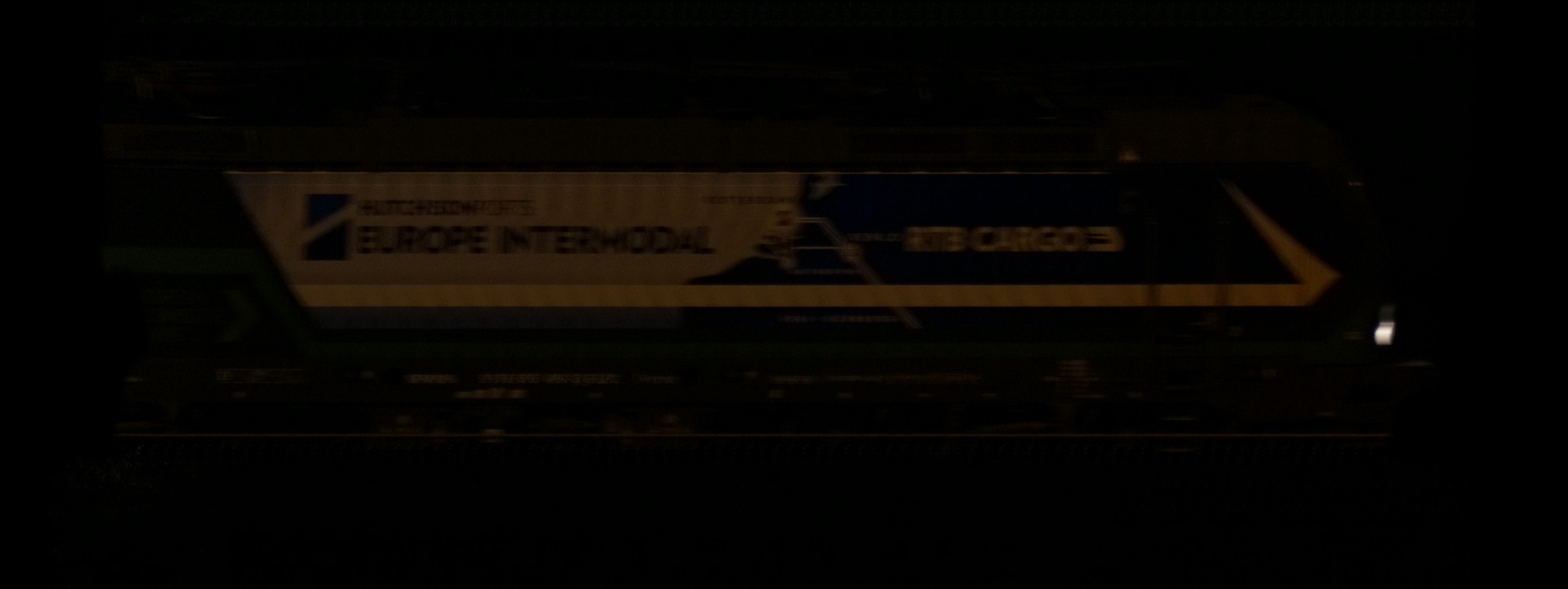 There should be a train photo here :'(