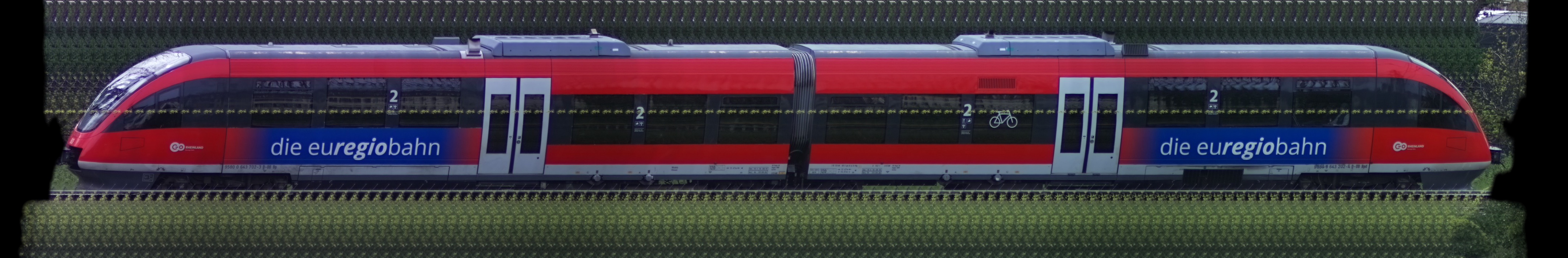 There should be a train photo here :'(