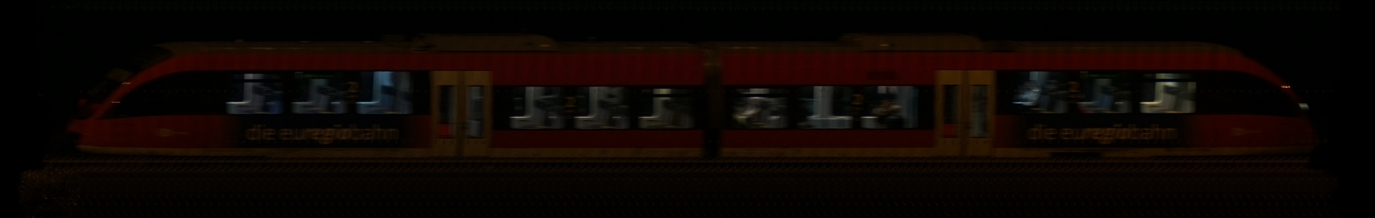 There should be a train photo here :'(