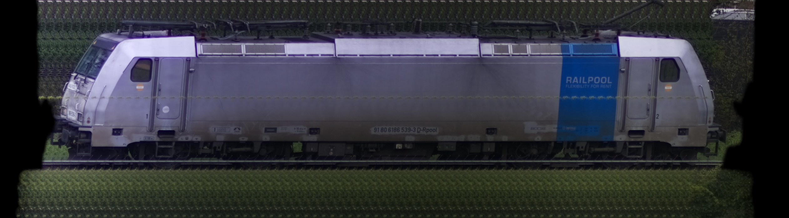 There should be a train photo here :'(