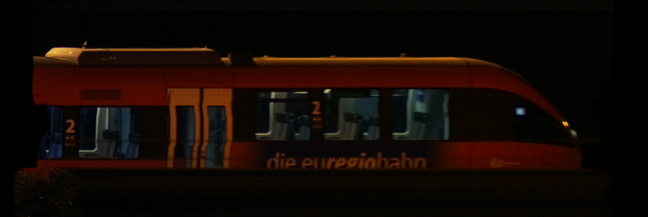 There should be a train photo here :'(