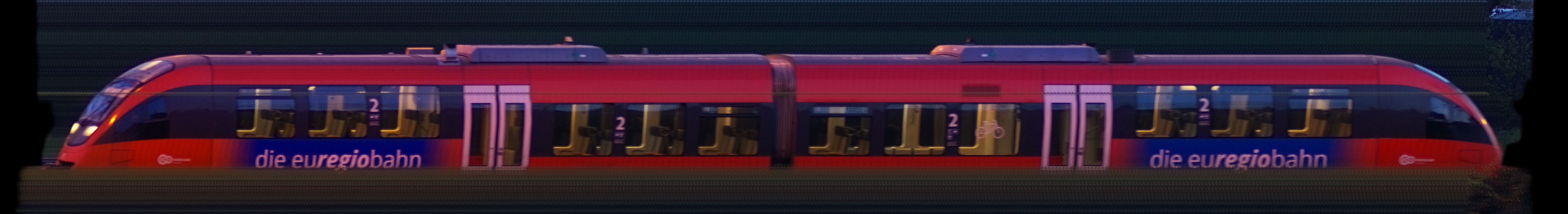 There should be a train photo here :'(