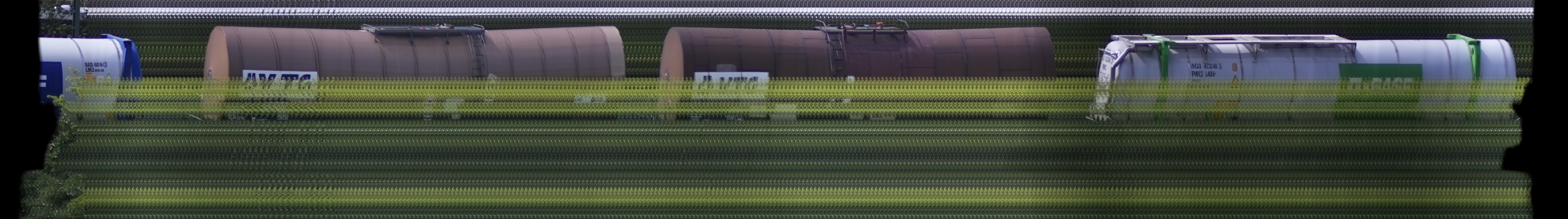 There should be a train photo here :'(