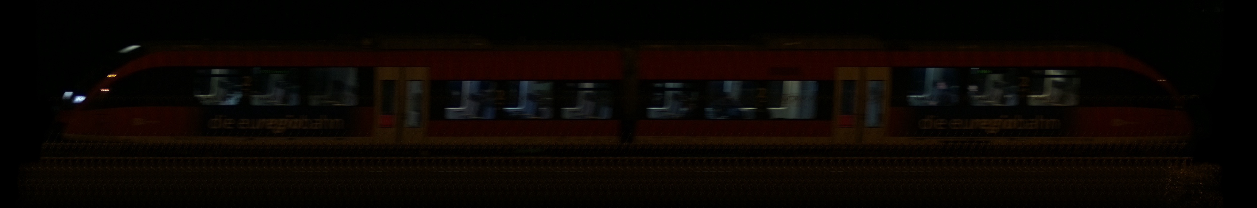 There should be a train photo here :'(