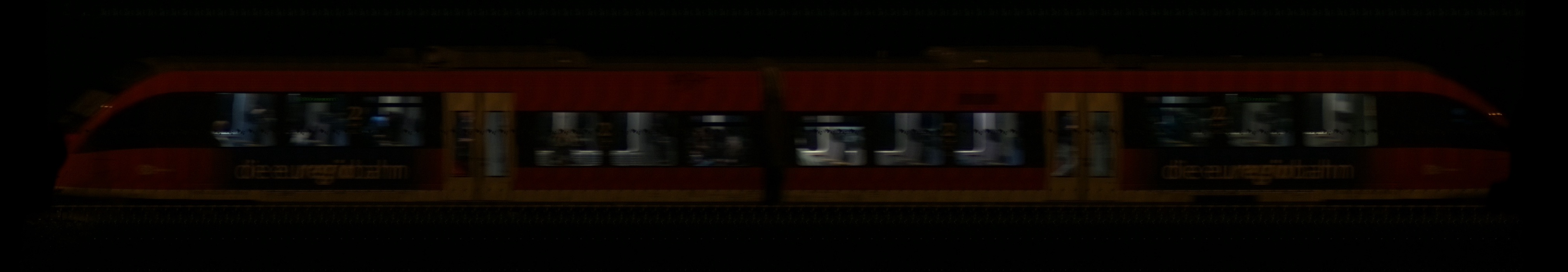 There should be a train photo here :'(