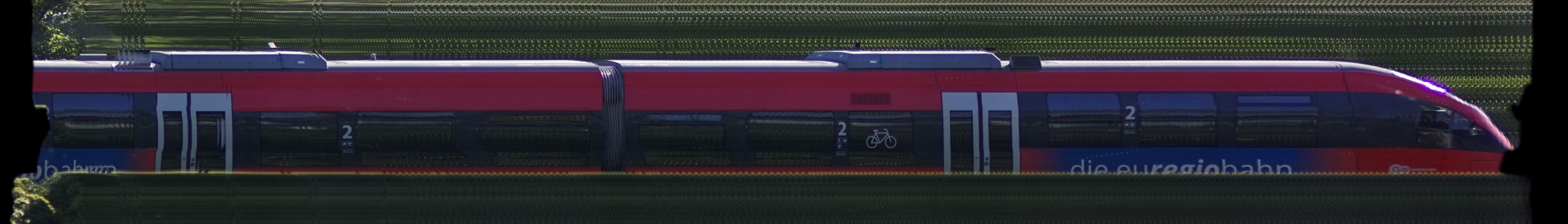 There should be a train photo here :'(