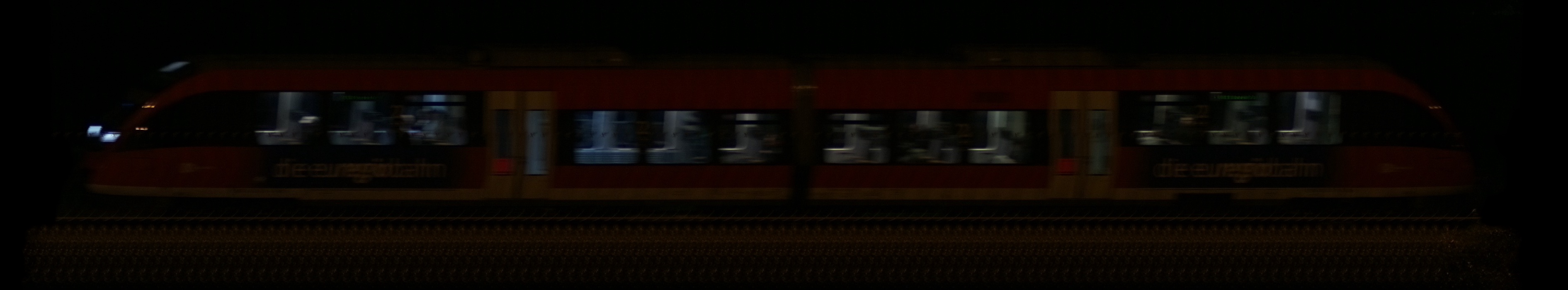 There should be a train photo here :'(