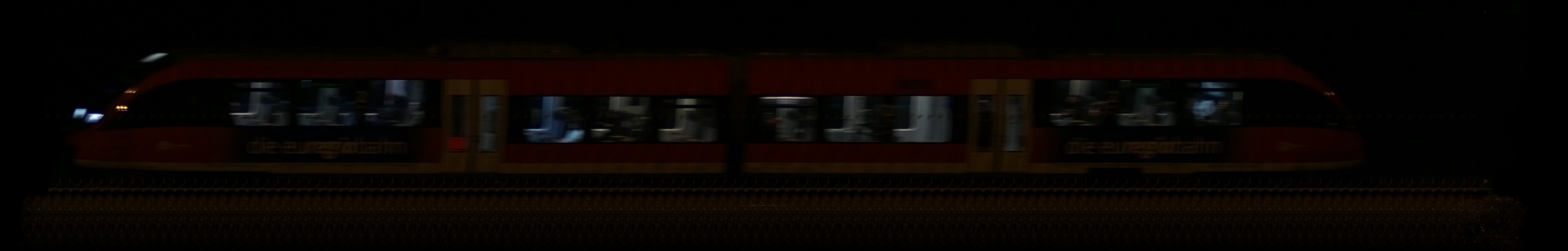 There should be a train photo here :'(