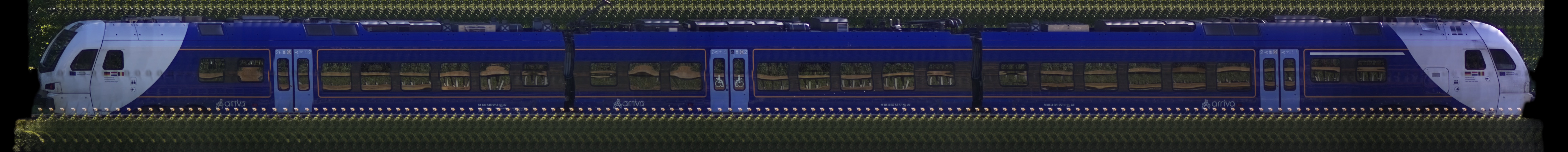 There should be a train photo here :'(