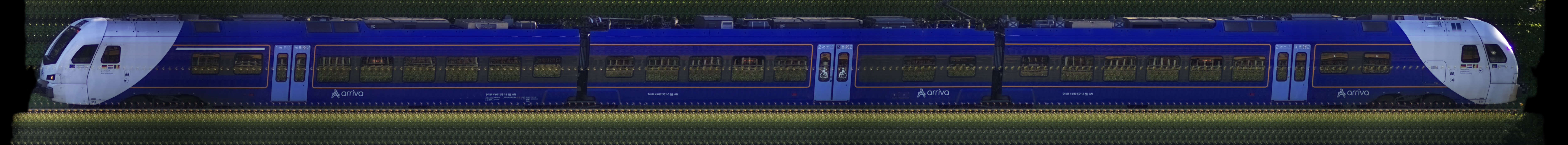 There should be a train photo here :'(