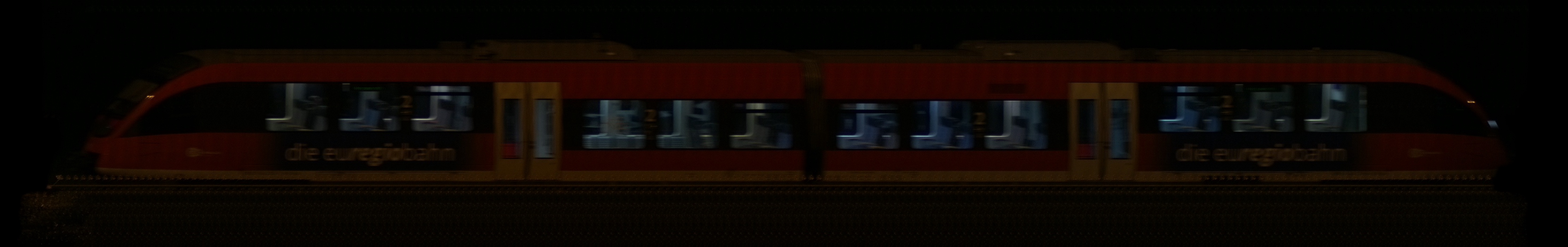 There should be a train photo here :'(