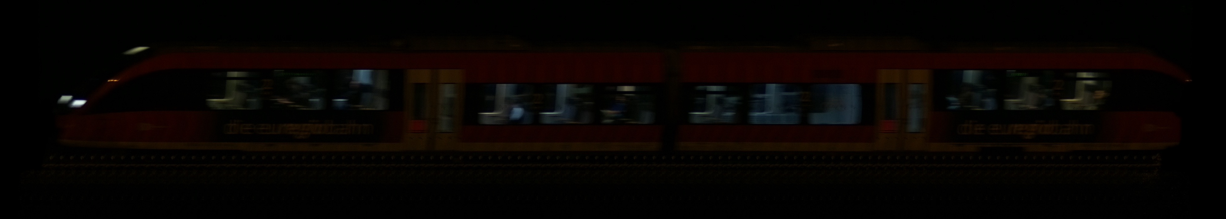 There should be a train photo here :'(