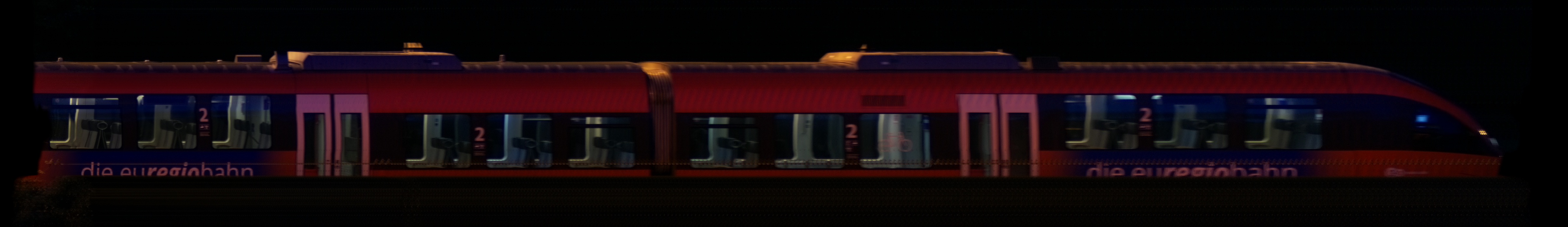 There should be a train photo here :'(