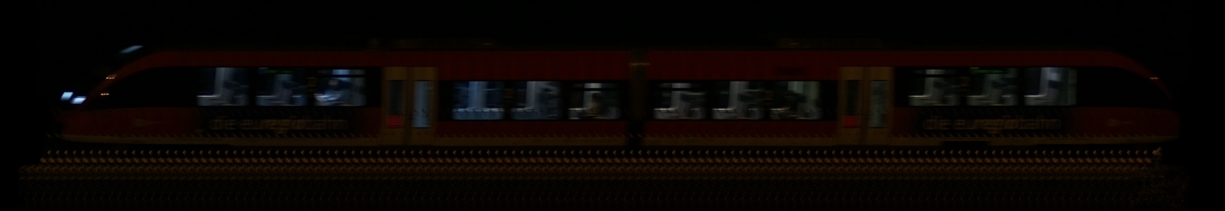 There should be a train photo here :'(