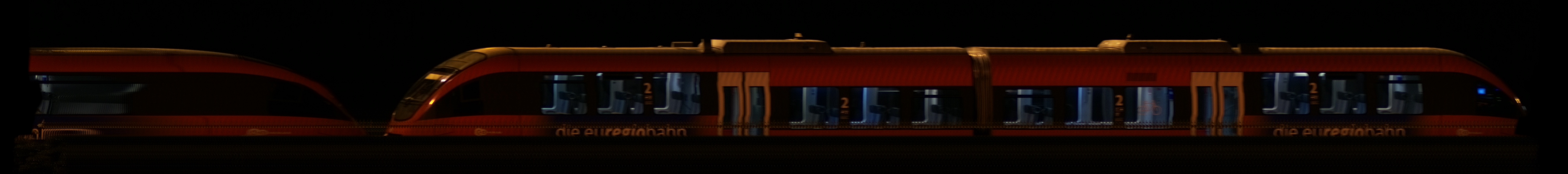 There should be a train photo here :'(