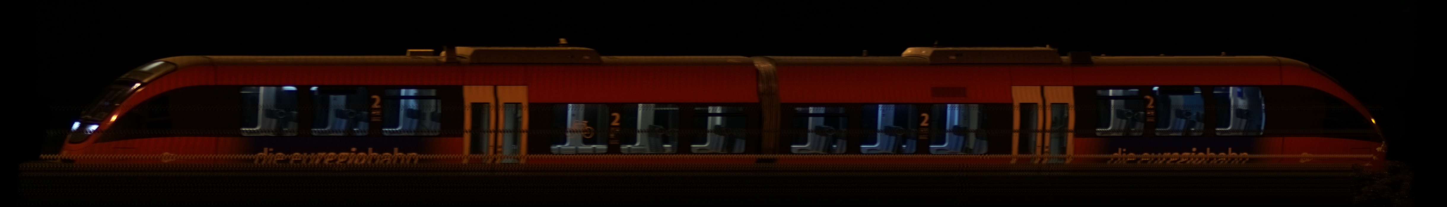 There should be a train photo here :'(