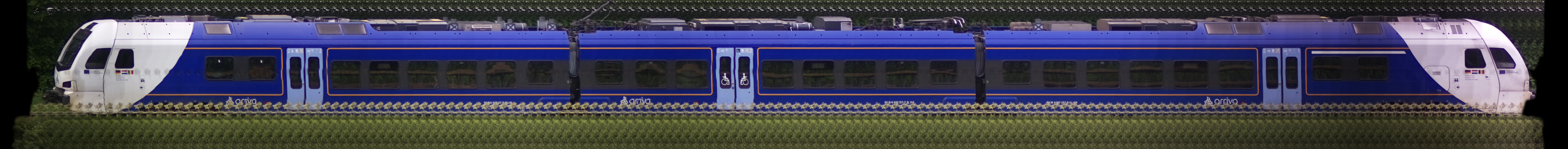 There should be a train photo here :'(