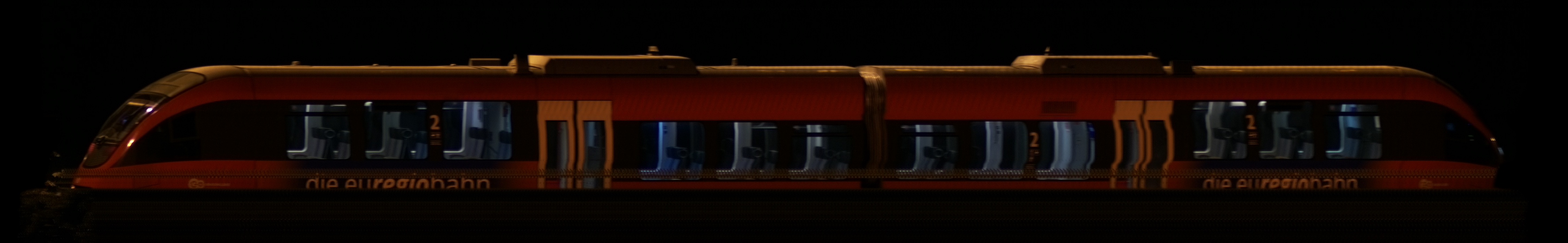 There should be a train photo here :'(