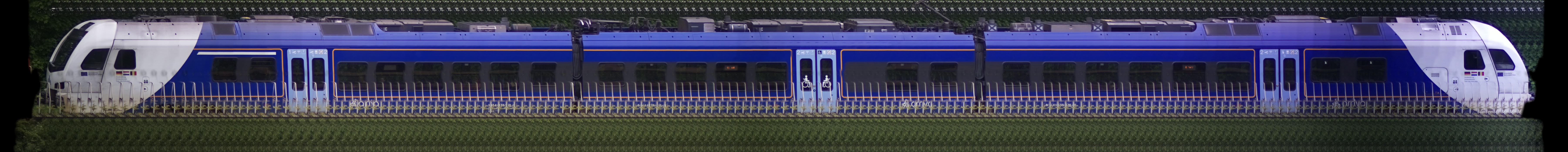 There should be a train photo here :'(