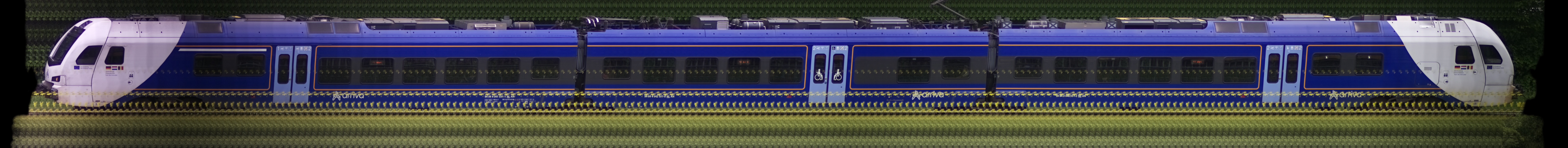 There should be a train photo here :'(