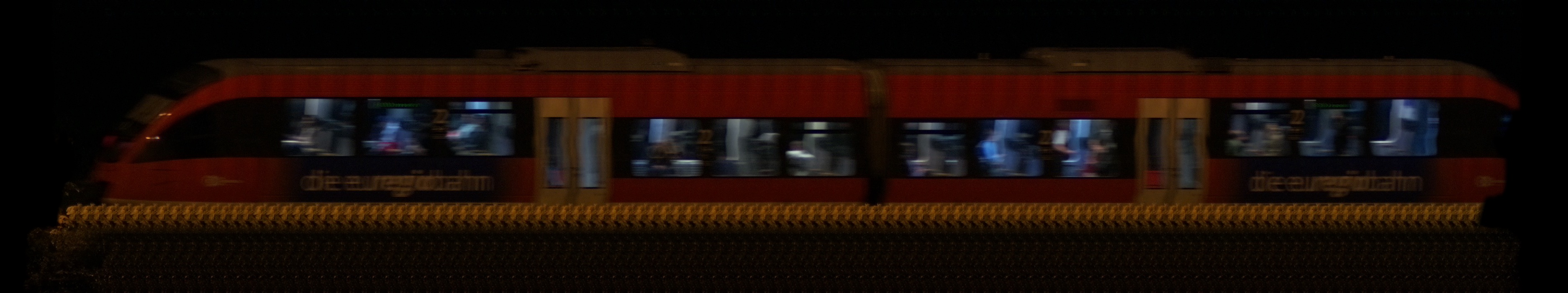 There should be a train photo here :'(