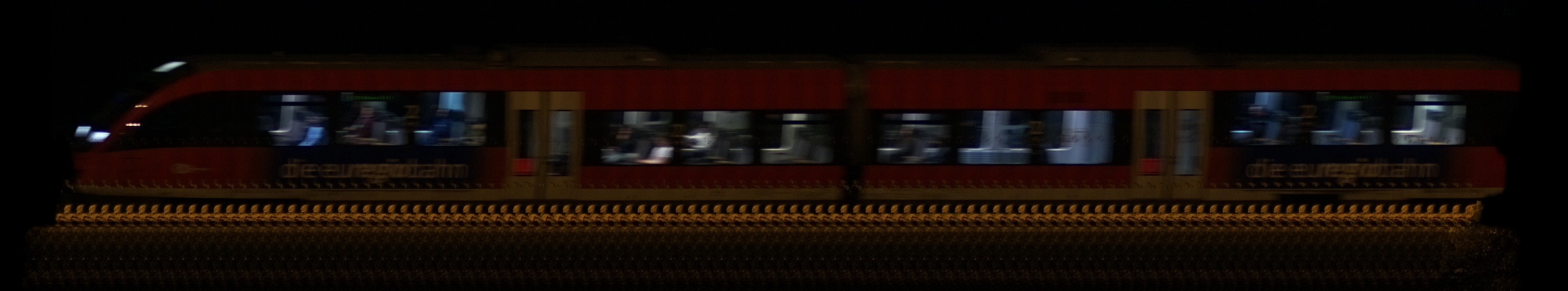 There should be a train photo here :'(
