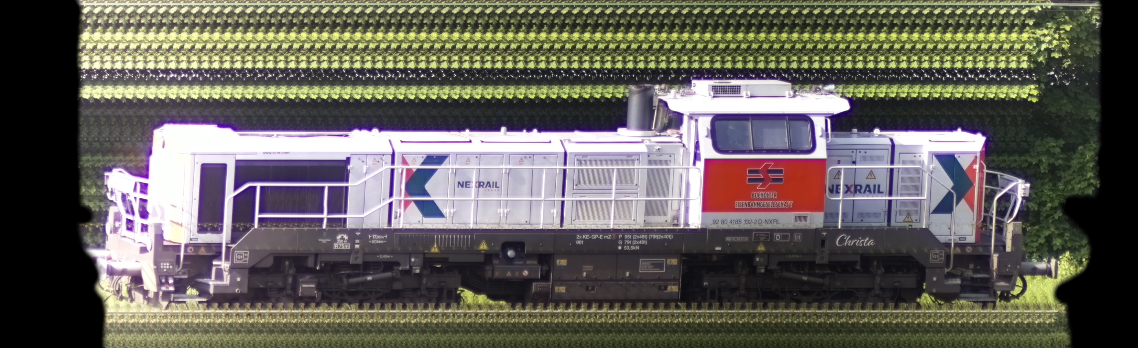 There should be a train photo here :'(