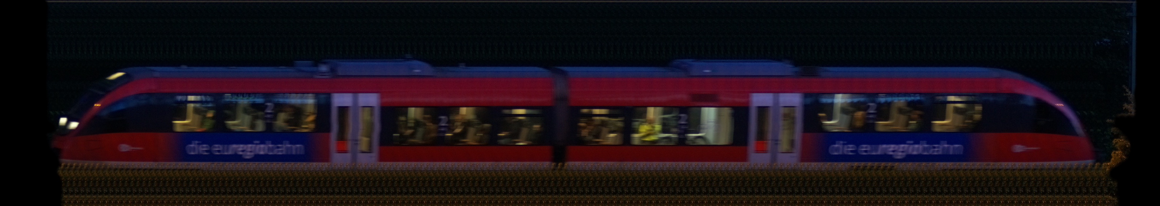 There should be a train photo here :'(