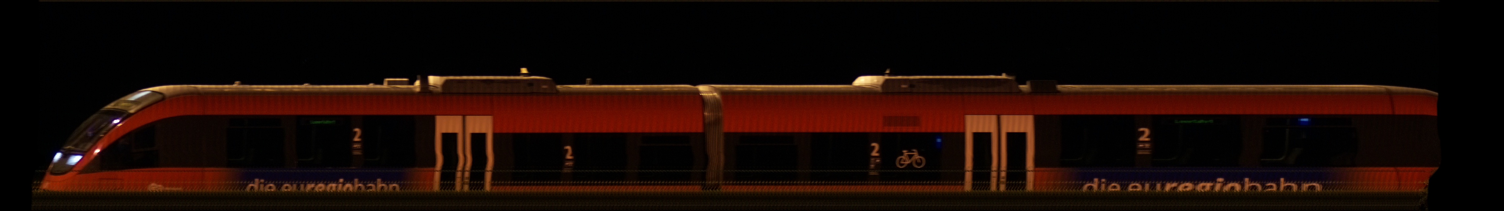 There should be a train photo here :'(