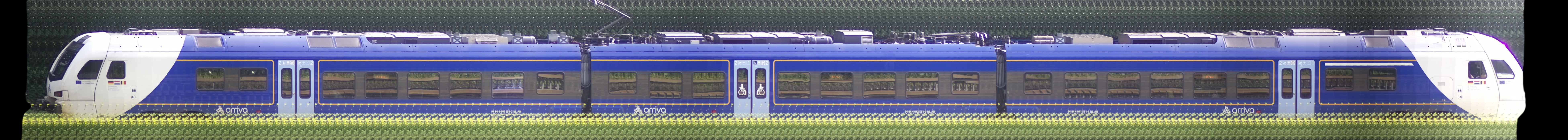 There should be a train photo here :'(