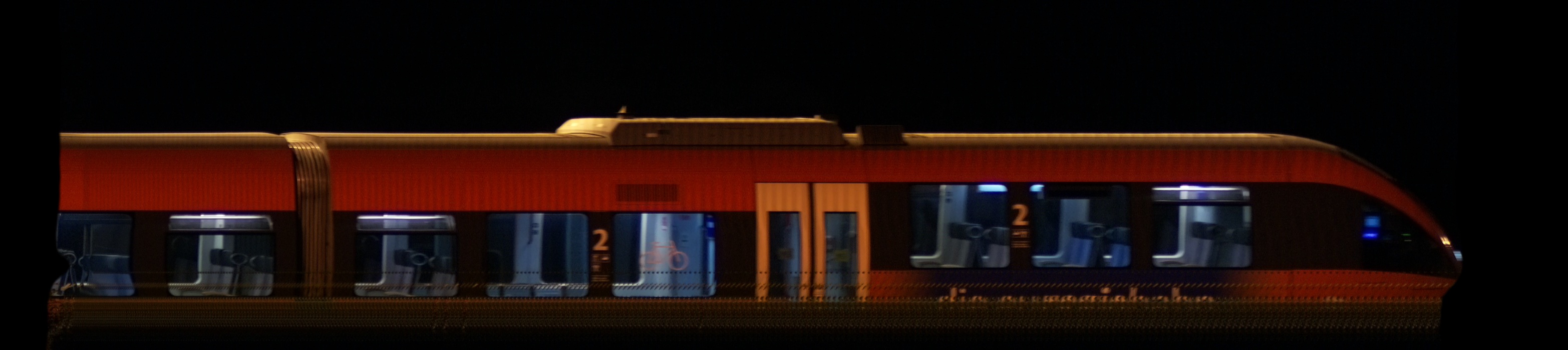 There should be a train photo here :'(