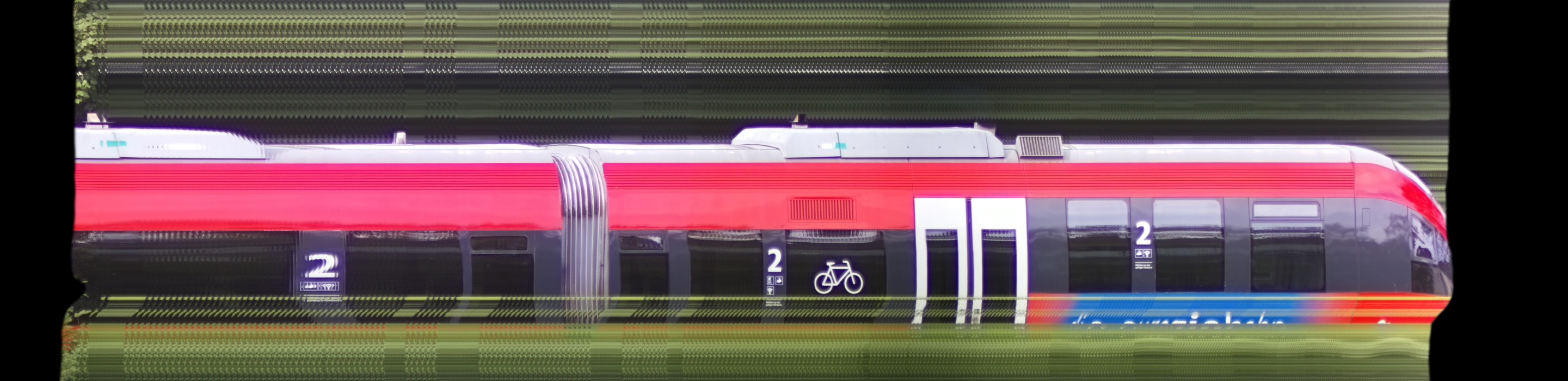 There should be a train photo here :'(