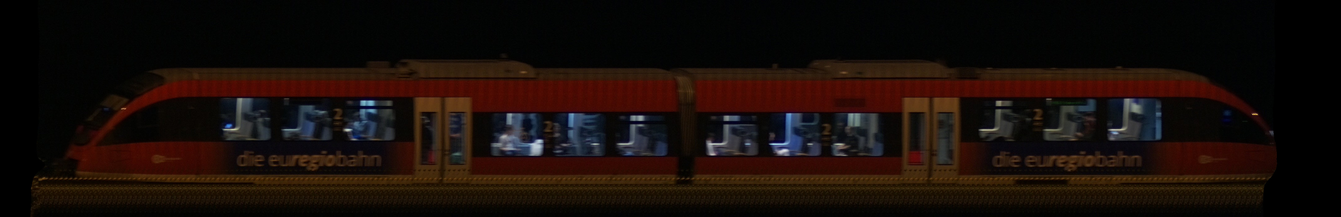 There should be a train photo here :'(
