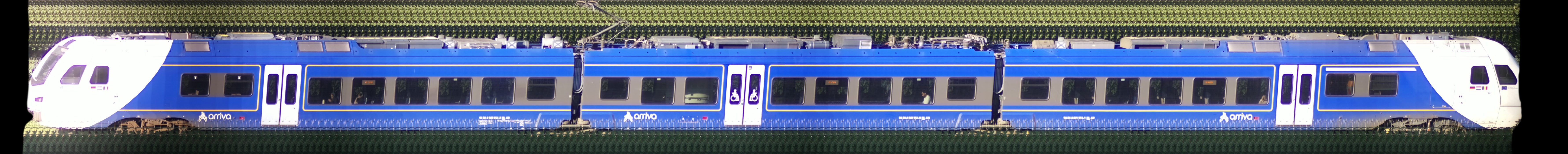 There should be a train photo here :'(