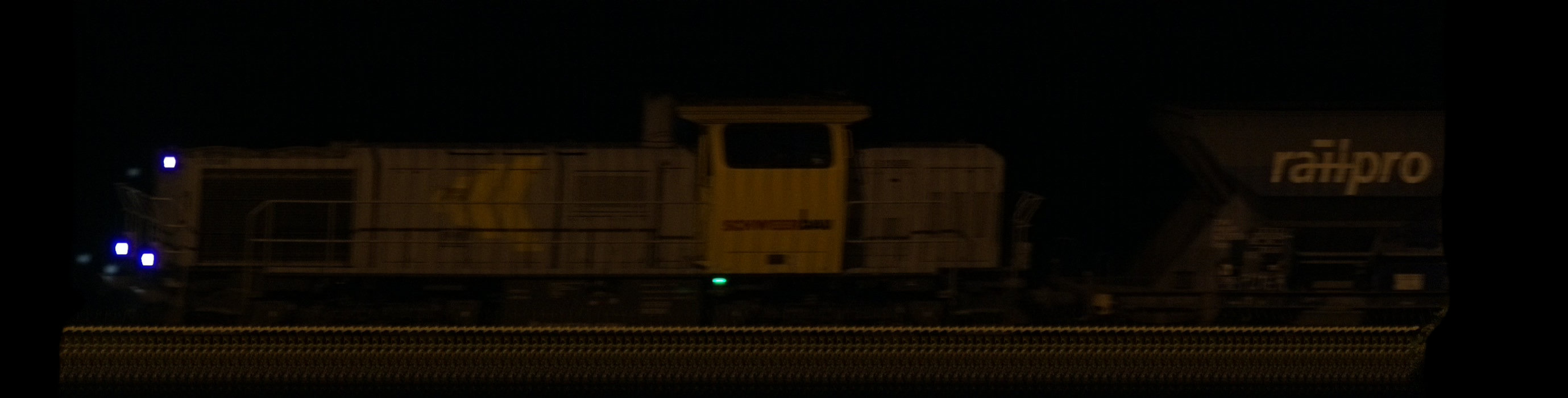There should be a train photo here :'(
