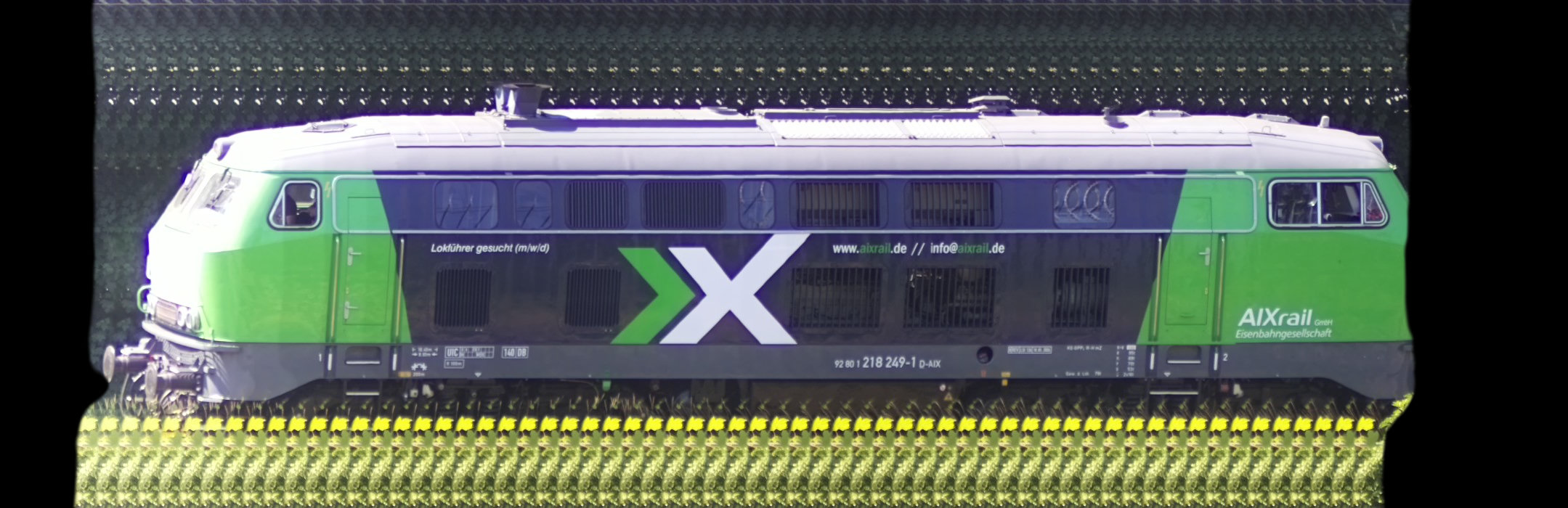 There should be a train photo here :'(